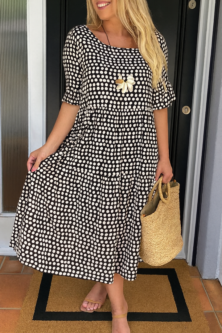 Cecília – Elegantné midi šaty s krátkymi rukávmi