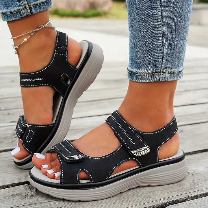 Chanel - Ortopedické protisklzné sandále