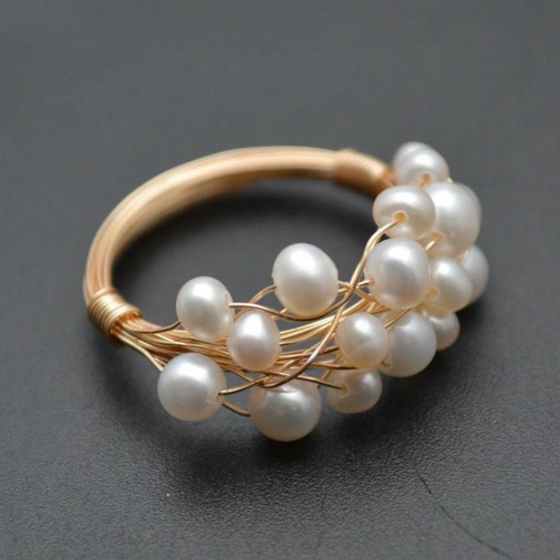 Bague vintage avec des perles Lumineuses | Or