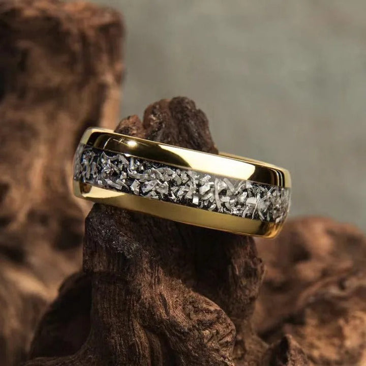 Bague avec des incrustations brillantes | Or
