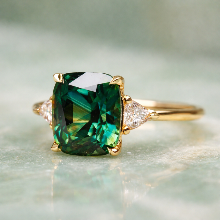 Bague carrée élégante avec émeraude | Or