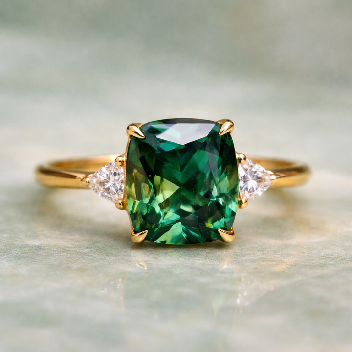 Bague carrée élégante avec émeraude | Or