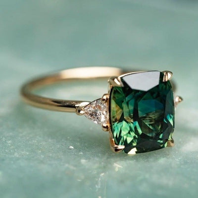 Bague en pierre précieuse verte inspirée des années vintage | Or