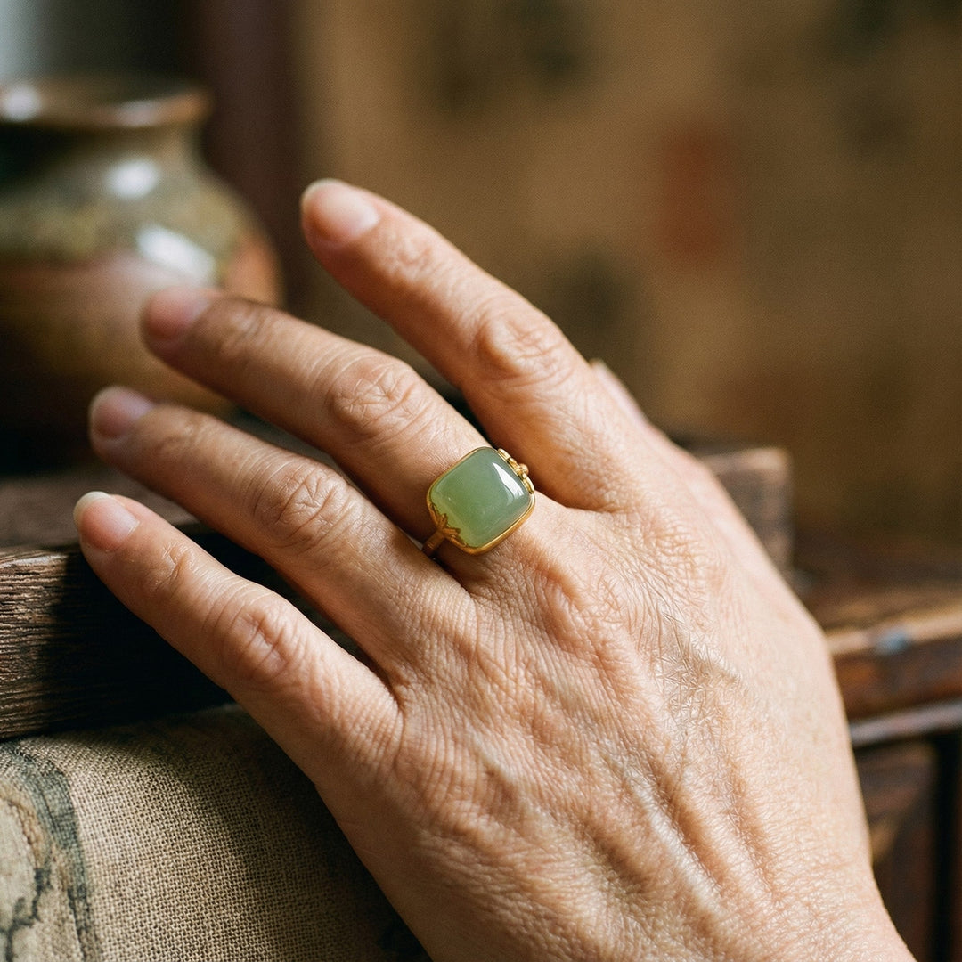 Bague rétro réglable avec jade vert | Or