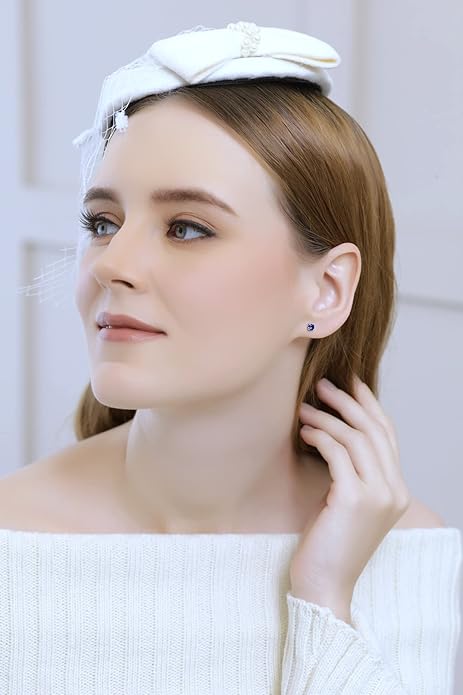 Boucles d'oreilles clous saphir classiques | Or blanc