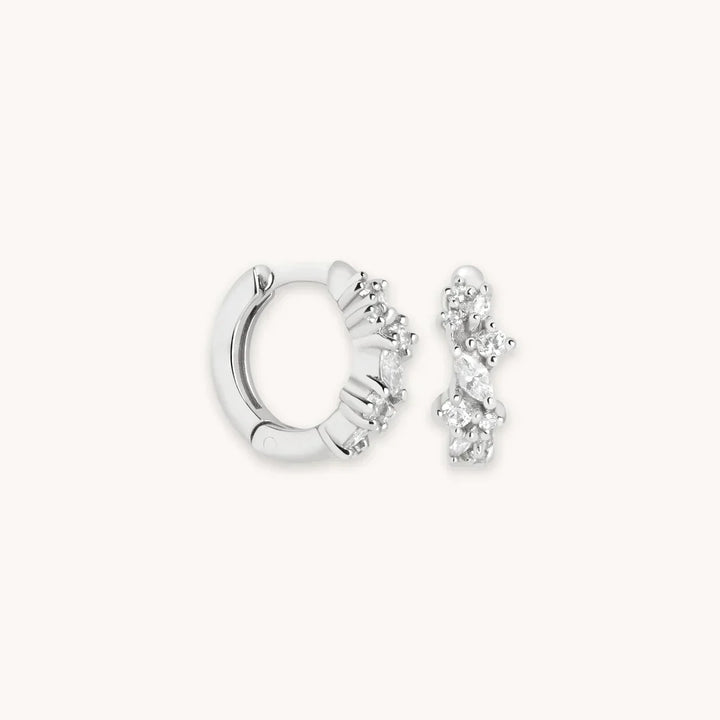 Boucles d'oreilles huggies en cristal | Or blanc