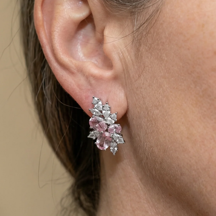 Boucles d'oreilles Lyra fleur rosée | Or blanc