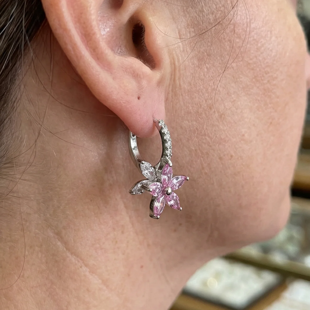 Boucles d'oreilles Thalia rose éclat de pétales | Or blanc