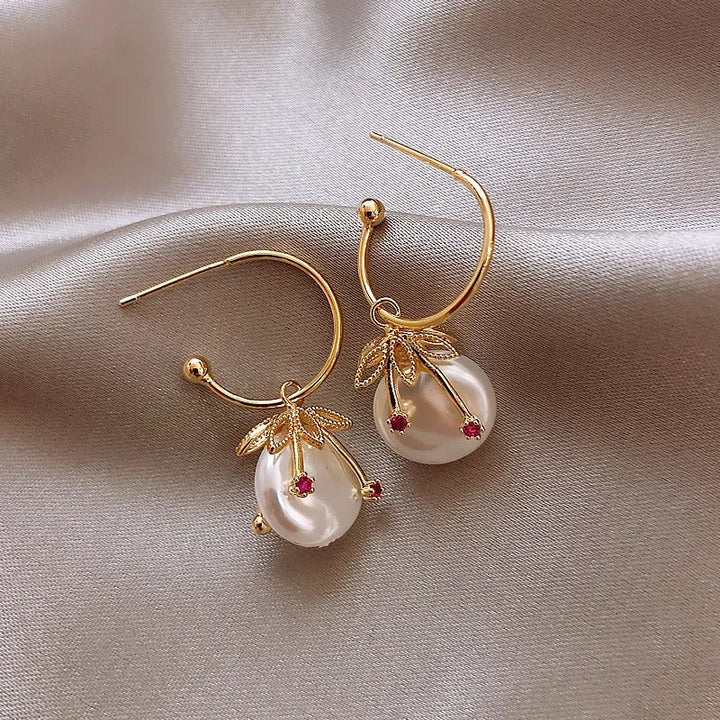 Boucles d'oreilles rétro avec perle de cerise | Or