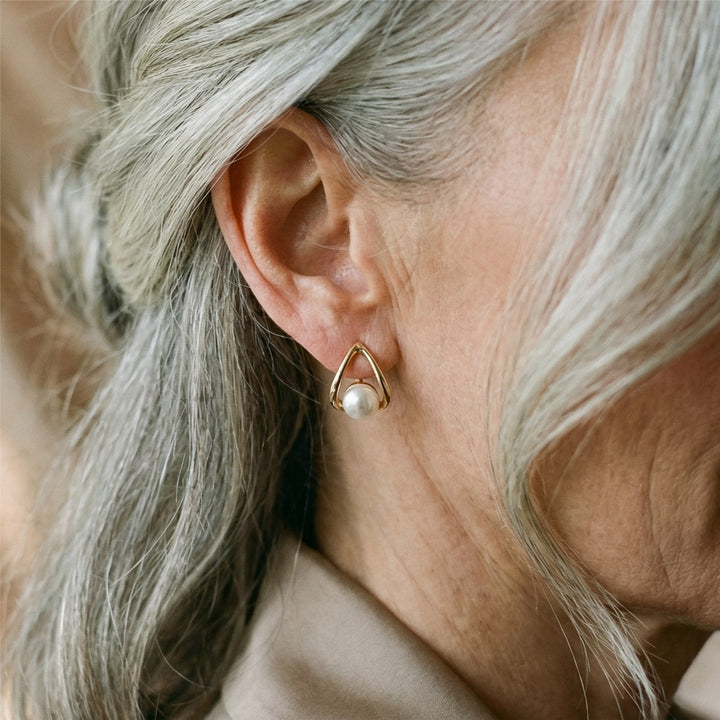Boucles d'oreilles triangulaires avec des perles élégantes | Or