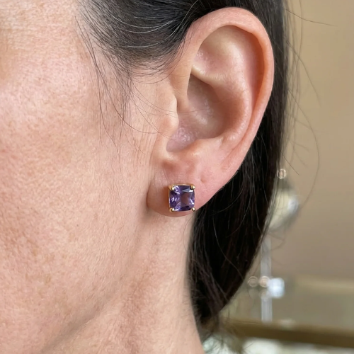 Clous d'oreilles carrés en améthyste | Or