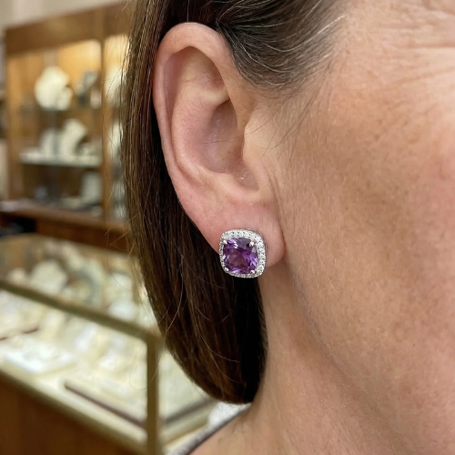 Clous d'oreilles pavés carrés en améthyste | Or blanc