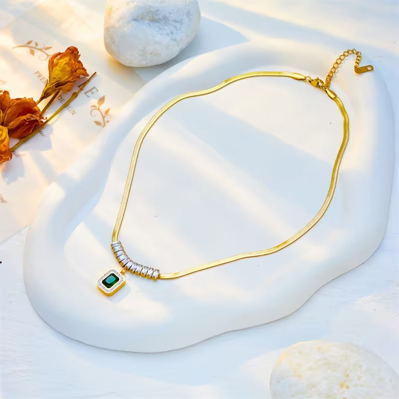 Collier Régale prisme émeraude | Or