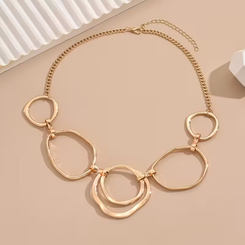 Náhrdelník s príveskom, inšpirovaný klasickou eleganciou | Zlato
