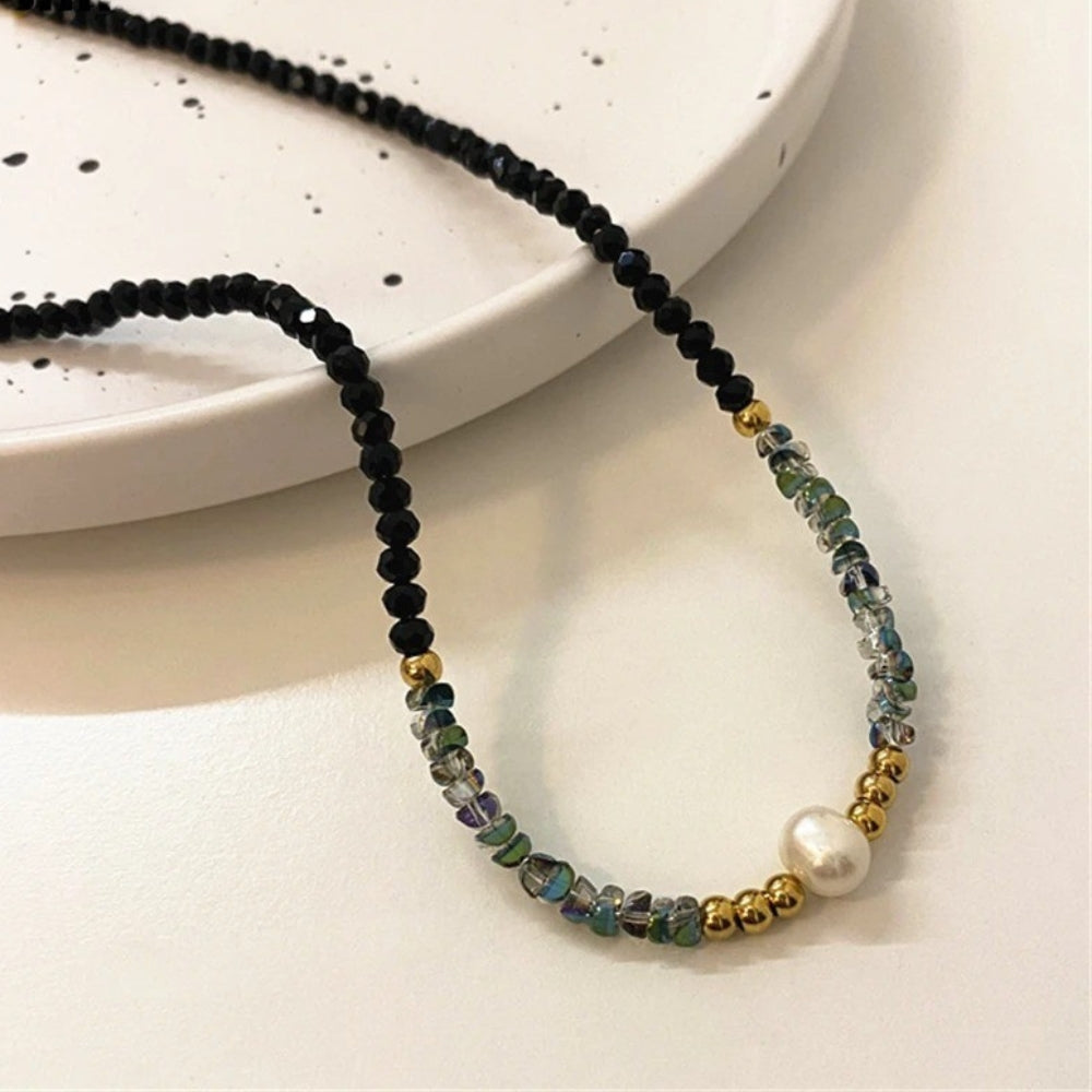 Náhrdelník s čiernymi perlami, zlatom a perlami | Zlato