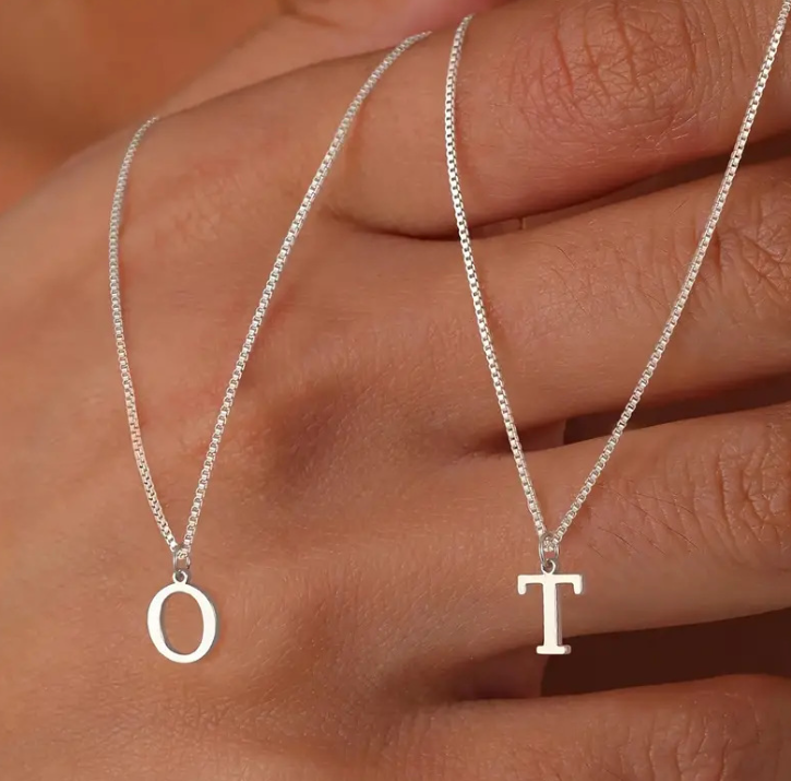 Collier initial en lettre d'amour | Or blanc
