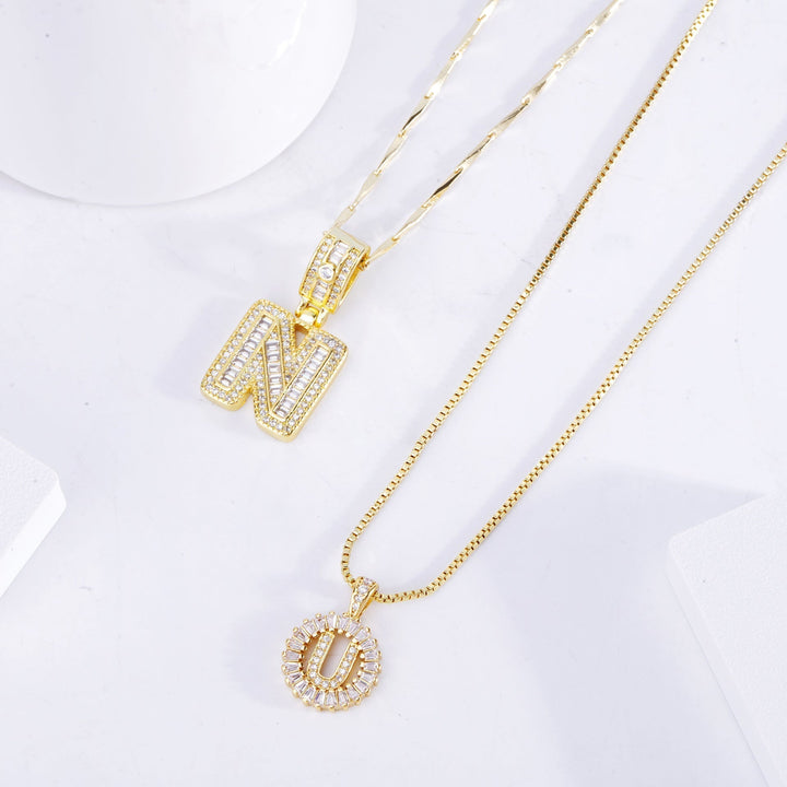 Collier initial en pavé | Or blanc