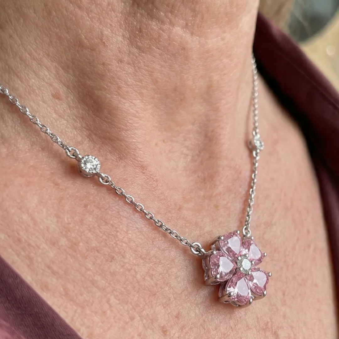 Pendentif en forme de fleur pétale | Or blanc