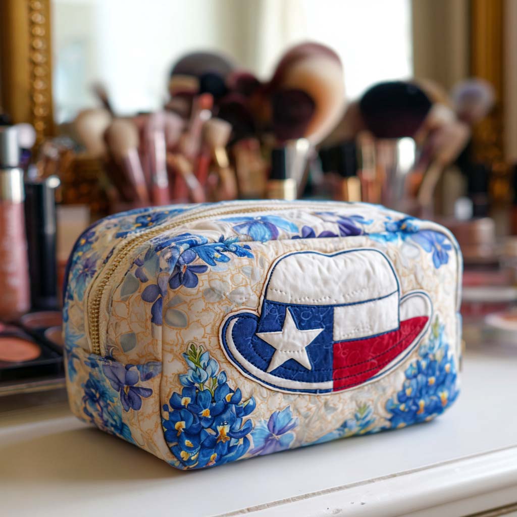 Shannon - Quilted Toiletry Bag - Cowboy Hat-Shaped