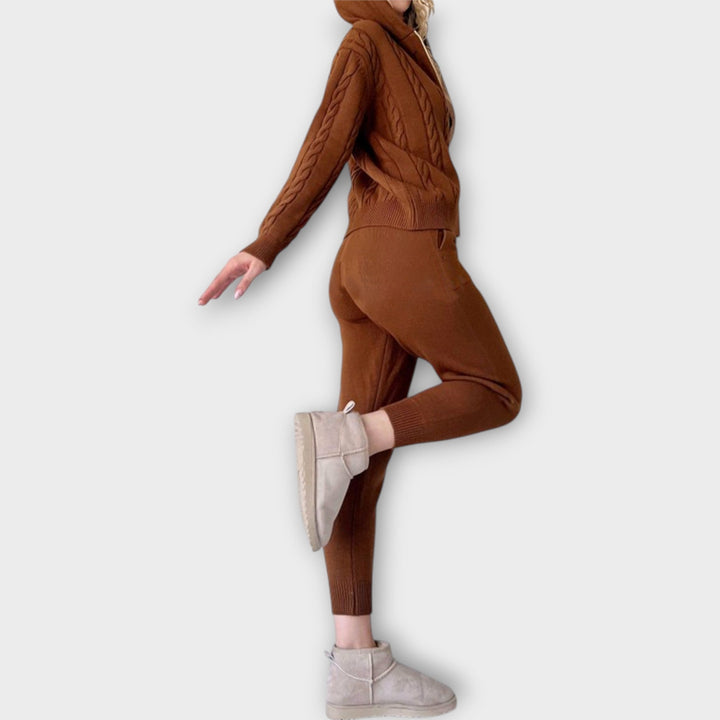 Pletený set s kapucňou a bundou